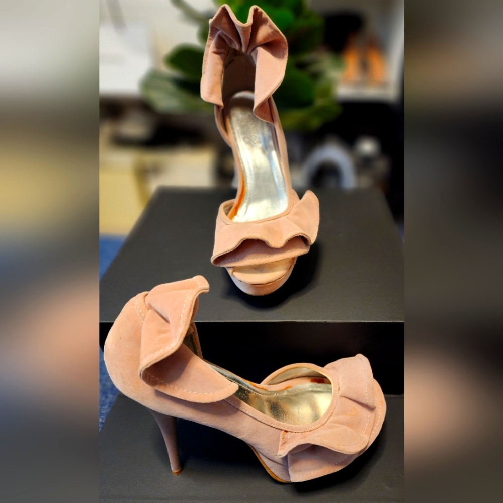 Dollhouse Suede Stiletto Women Shoe